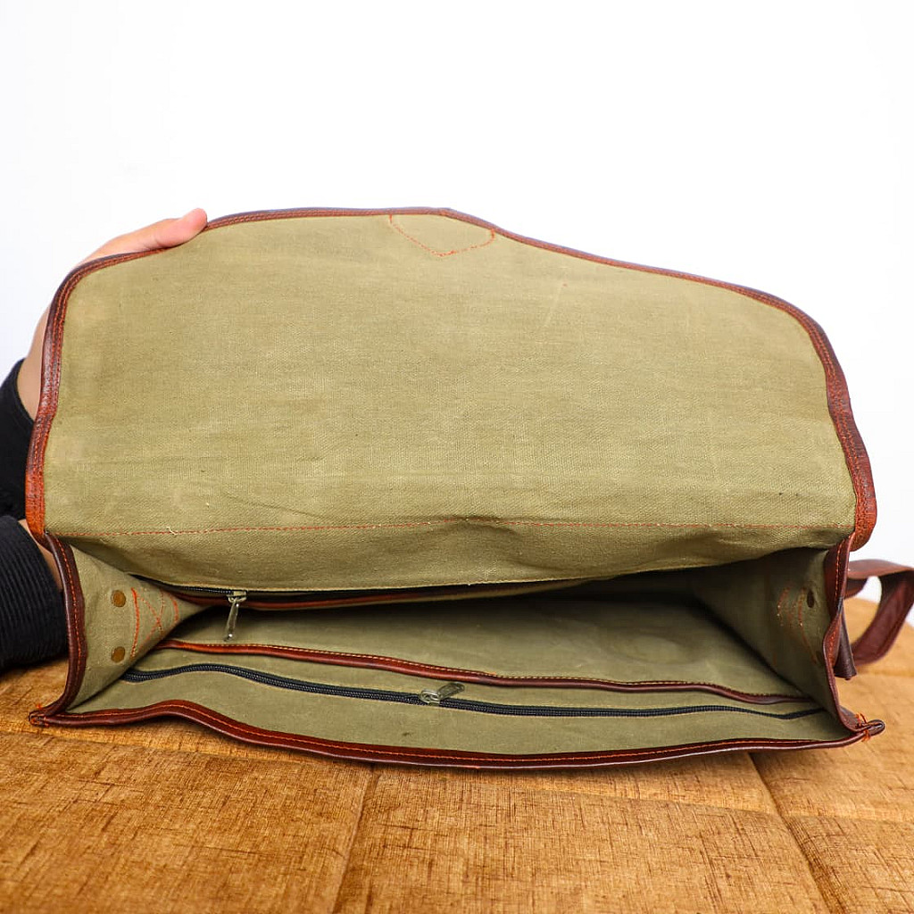 Rhinoland Executive Vintage Leather Messenger Bag (16”)