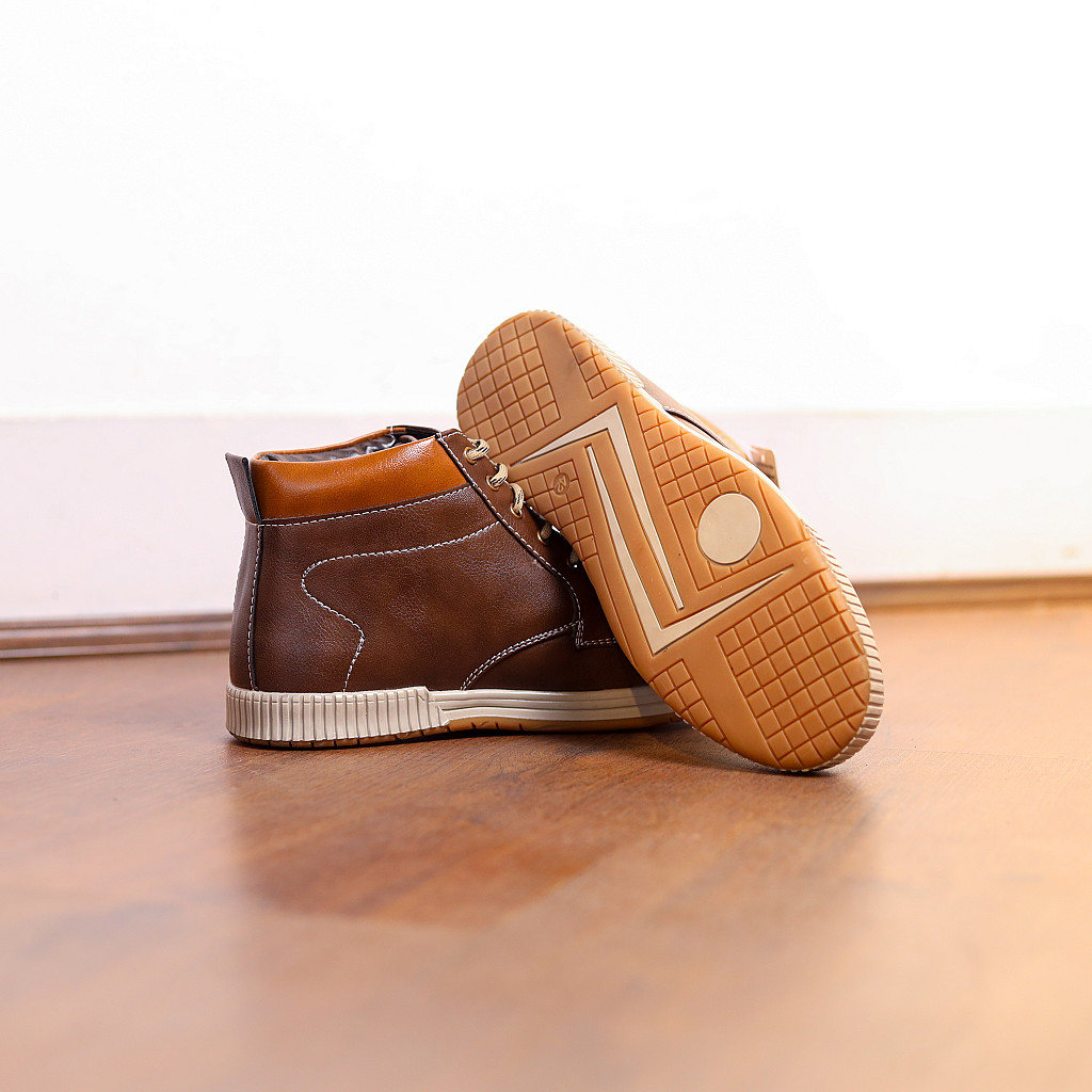 Layasa Men’s Mid-Top Casual Shoes