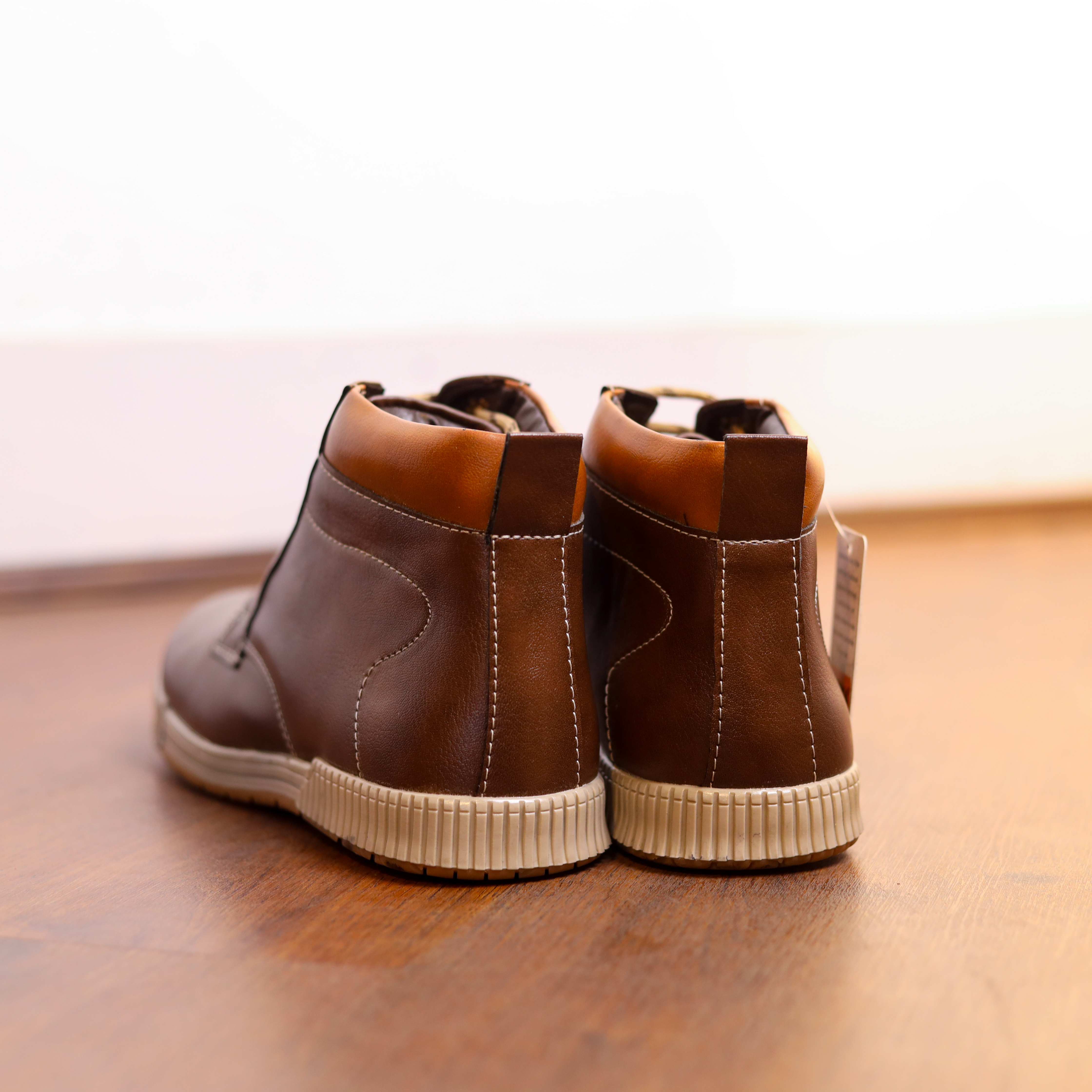Layasa Men’s Mid-Top Casual Shoes