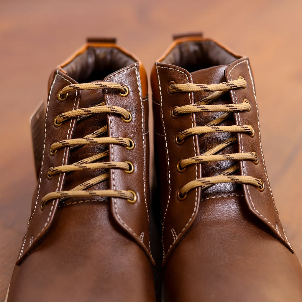 Layasa Men’s Mid-Top Casual Shoes
