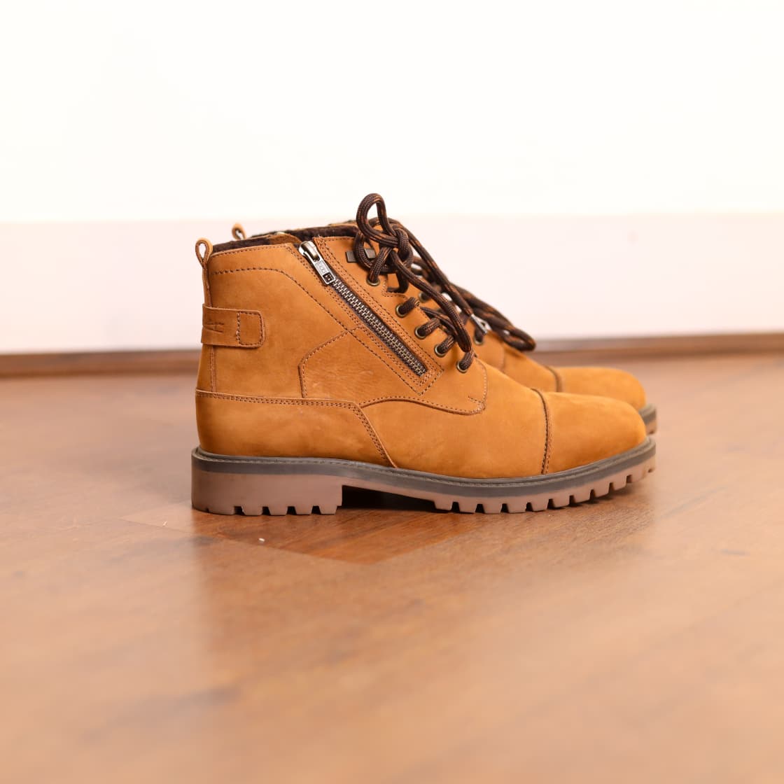 Walker Vintage Fur Tan Boots