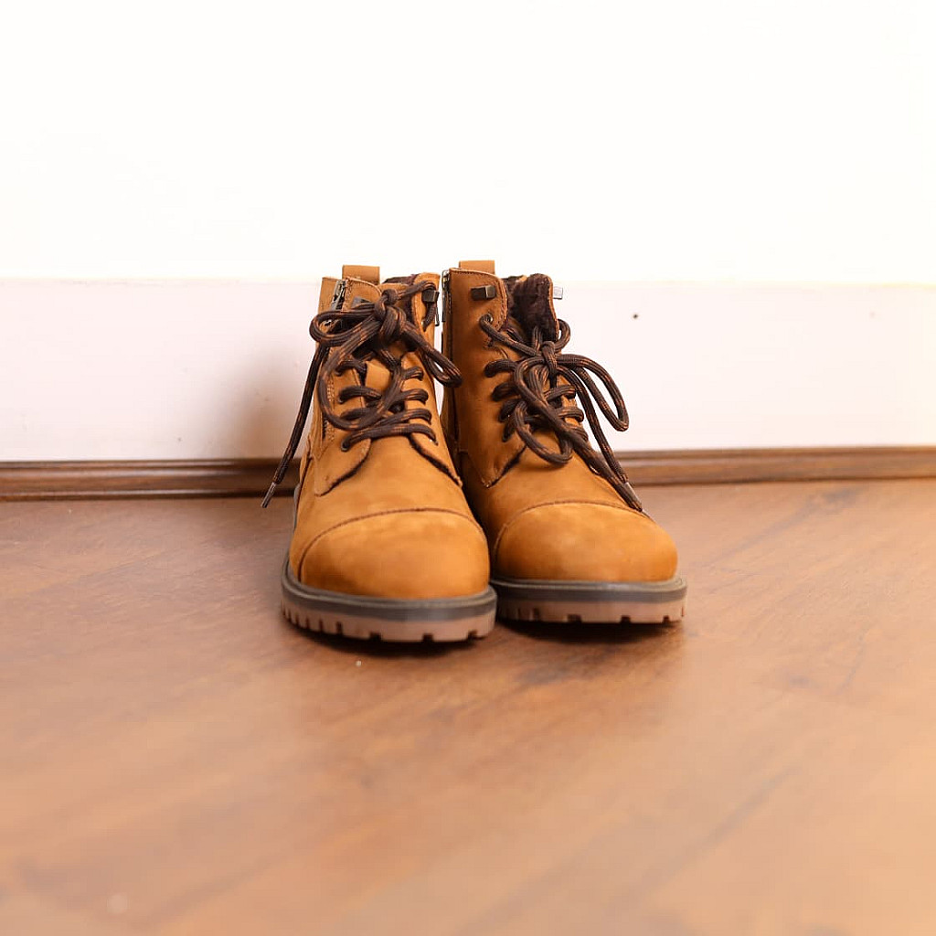 Walker Vintage Fur Tan Boots