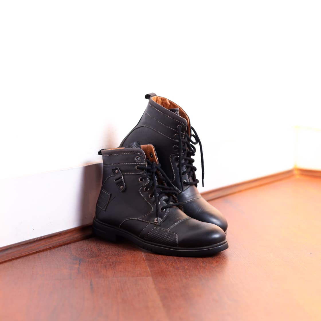 Roberta Classic Rugged Boots for Men